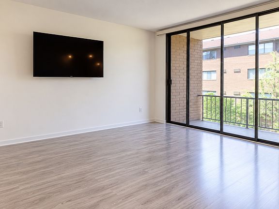 2nd image of 464 Liberty St APT 212