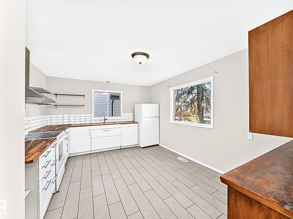5th image of 12217 88th St NW