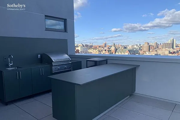 Rented by Sotheby's International Realty | media 25