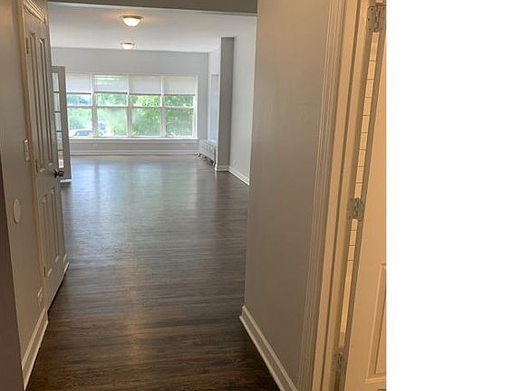 2nd image of 6437 S Kenwood Ave #21