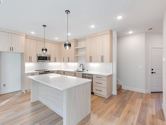 5th image of 11411 NE 126th Ave
