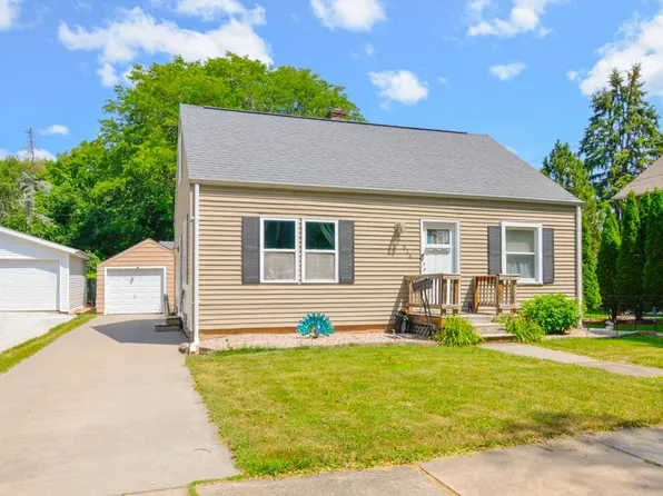 816 E Harrison St, Appleton, WI 54915