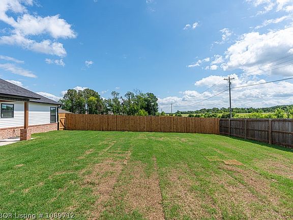 5th image of 10409 Preston Ct