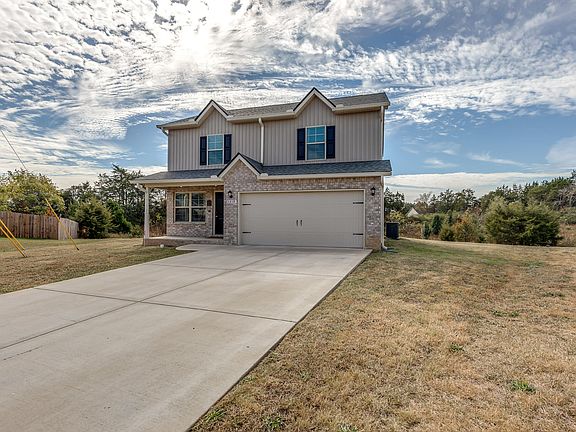 3rd image of 1219 Merritt Hill Trl
