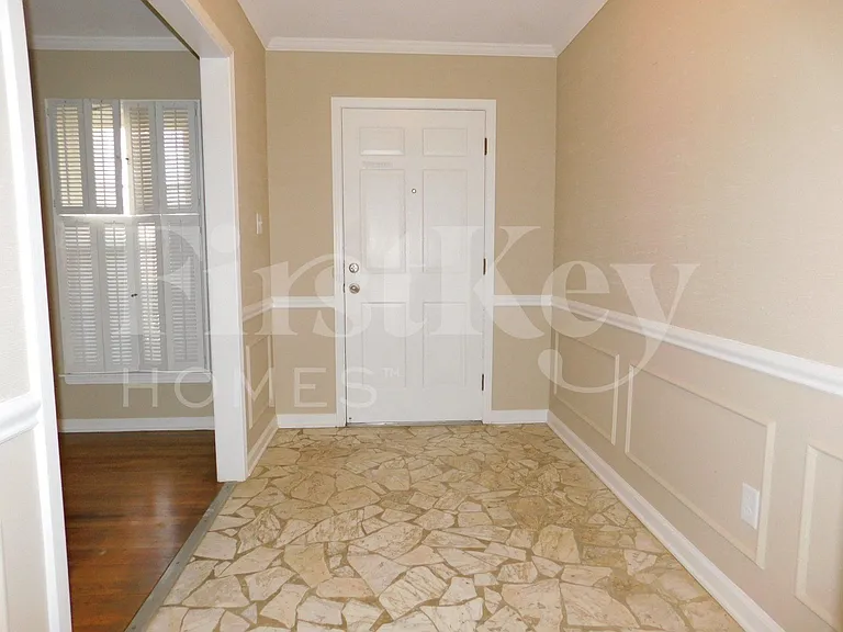 6135 Haddington Dr — Photo 2
