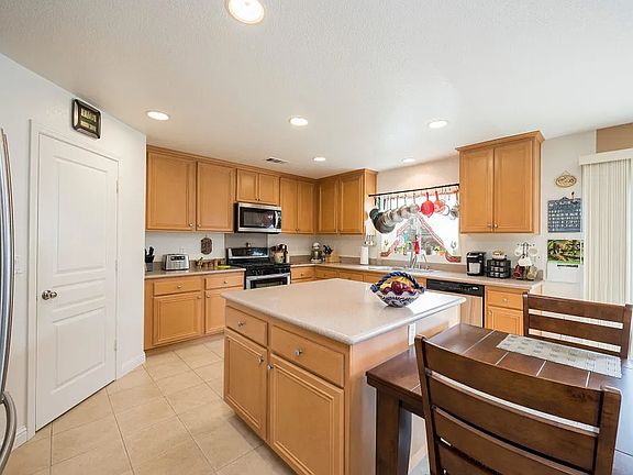 4th image of 1114 Conception Dr
