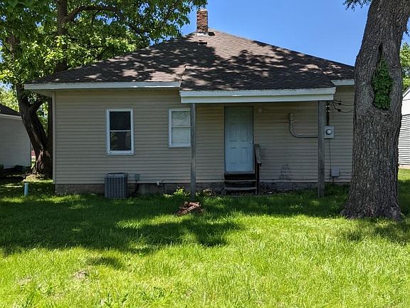 3rd image of 913 S 6th St