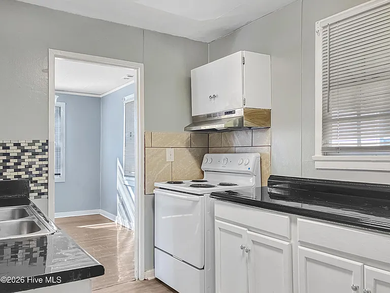 2475 Reese Ave — Photo 2