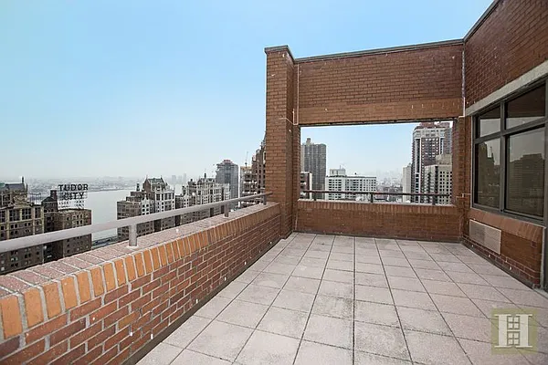 Rented by Halstead Real Estate | media 7