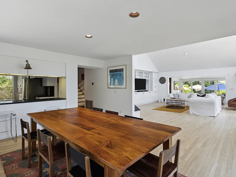 726 Flying Point Rd — Photo 9