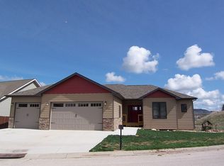 1808 Country Oaks Ln, Spearfish, SD 57783