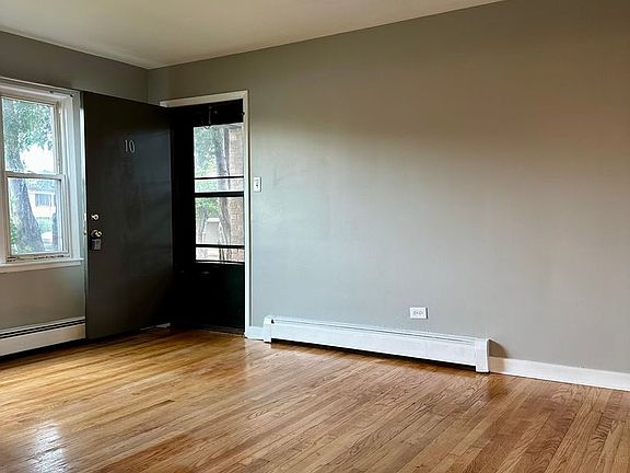 3rd image of 27 King Arthur Ct APT 5