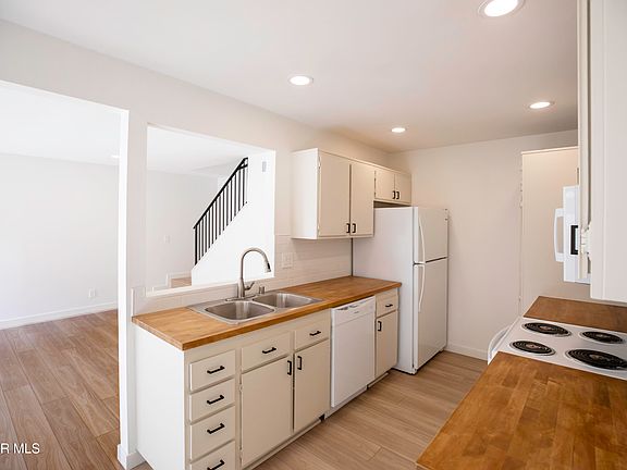 3rd image of 1284 Landsburn Cir #C