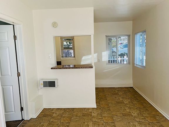 4th image of 154 W Mariposa APT A