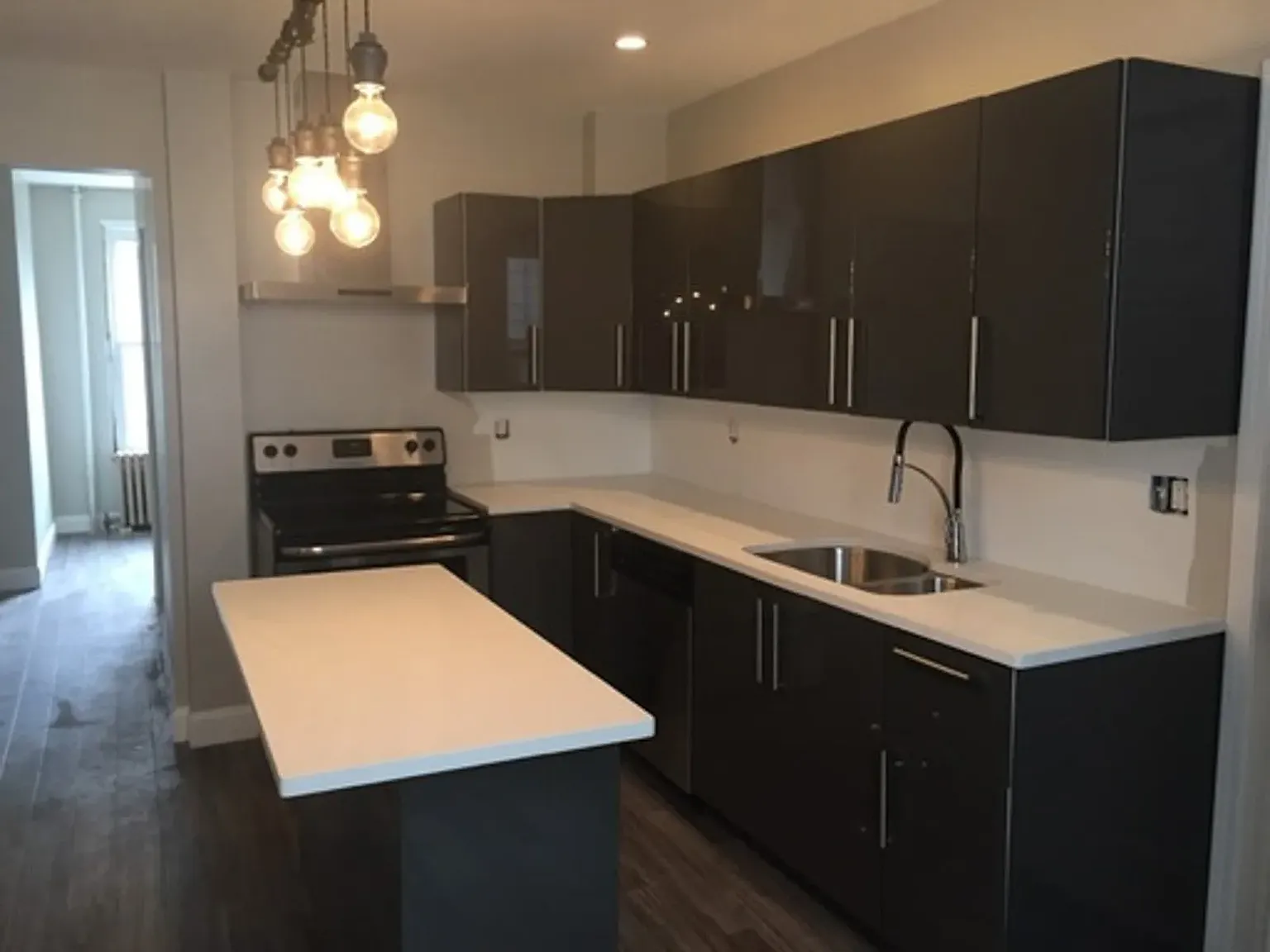 3 bed, $3,000 — Photo 3