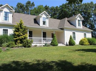 12 Ridgeland Rd, Smithfield, RI 02917