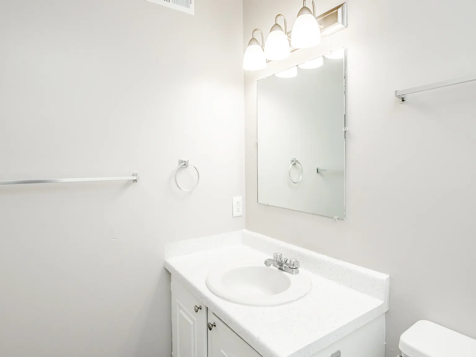 Meadowbrook Apartments — Photo 3