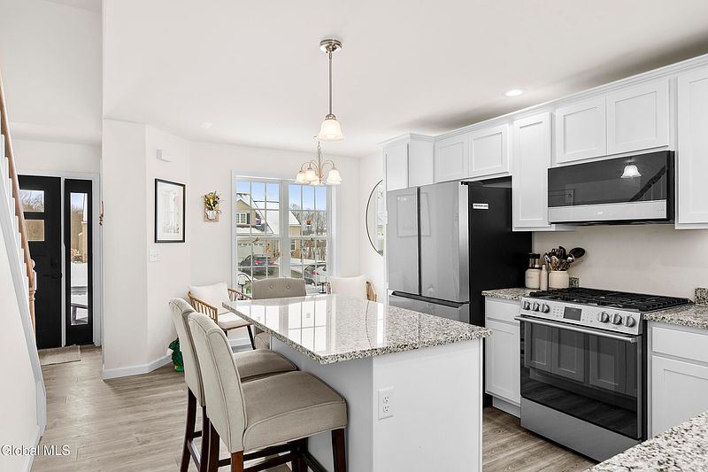 4th image of 27 Paar Way