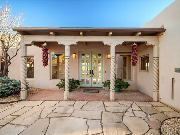 5 Estrella De La Manana, Santa Fe, NM 87508