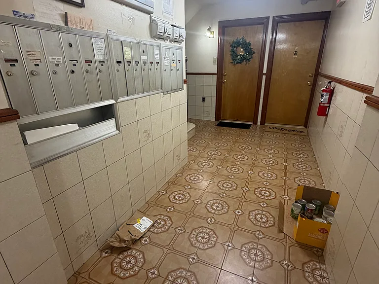 35-37 W 29th St #9 — Photo 13