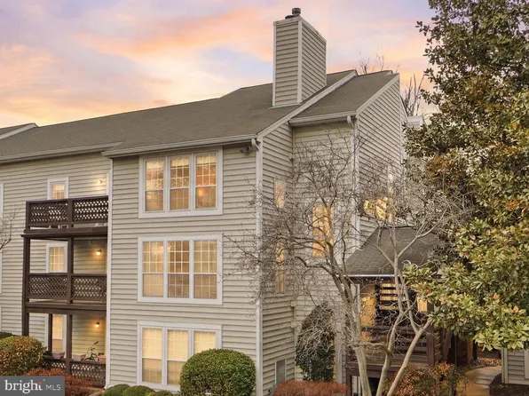 10024 Oakton Terrace Rd, Oakton, VA 22124