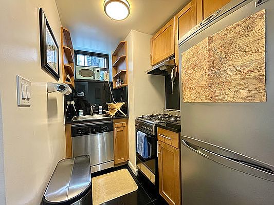 5th image of 257 W 91st St APT 2E