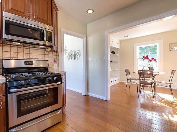 2nd image of 1033 Fountain St