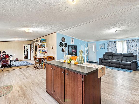 5th image of 7686 Hickory Creek Dr