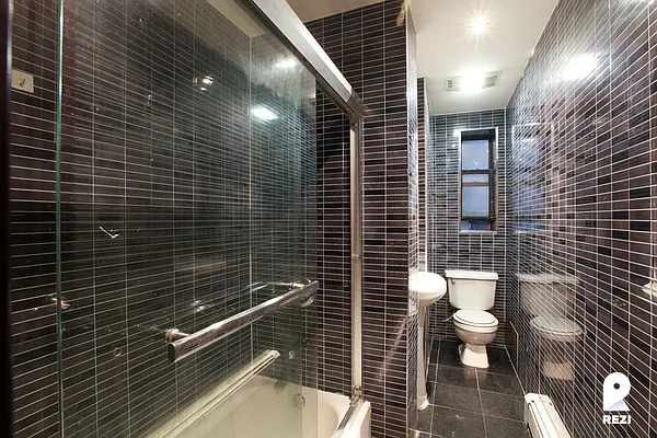 Rented by REZI | media 6