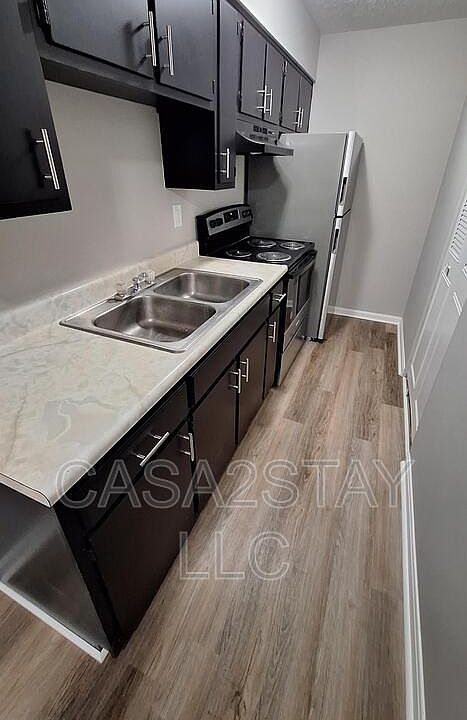 1st image of 668 Knox Blvd Unit 18