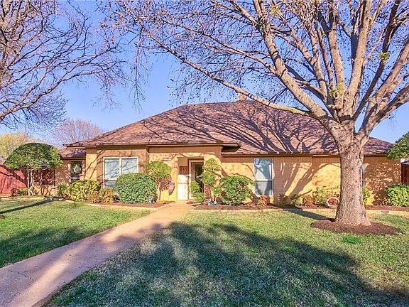 3rd image of 478 Spruce Dr