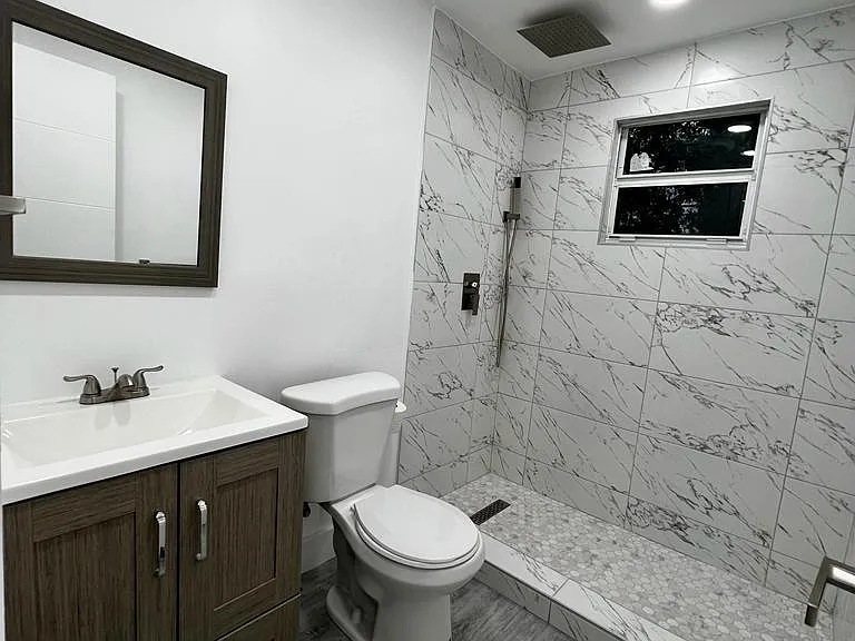 1033 NW 3rd Ave #2 — Photo 5