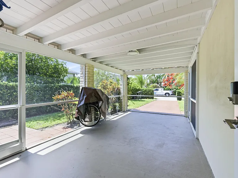 221 Princeton Dr — Photo 22