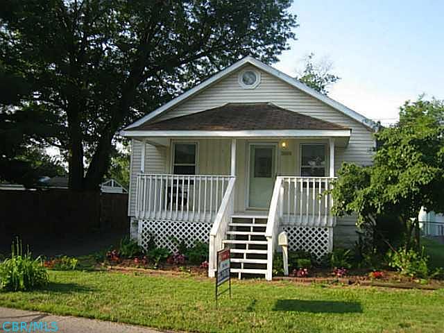1st image of 3695 Etna St