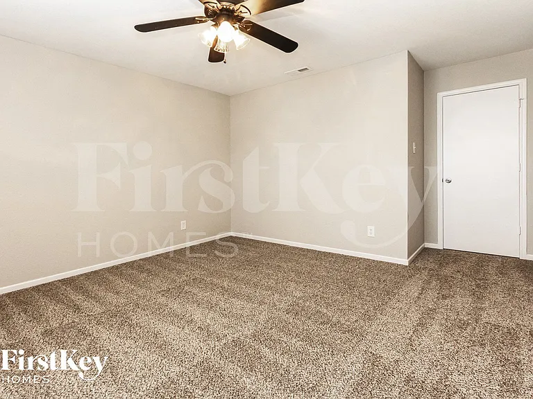 8715 Hosta Way — Photo 7