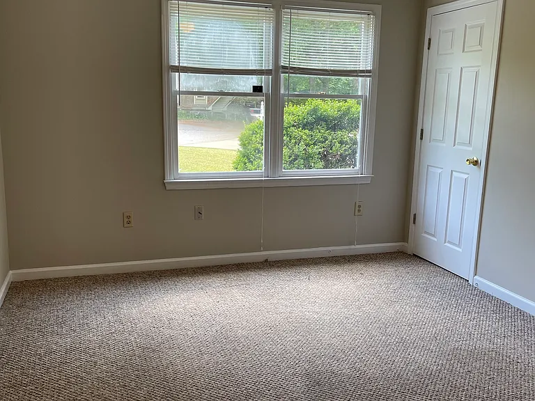 130 Beth Ct — Photo 6