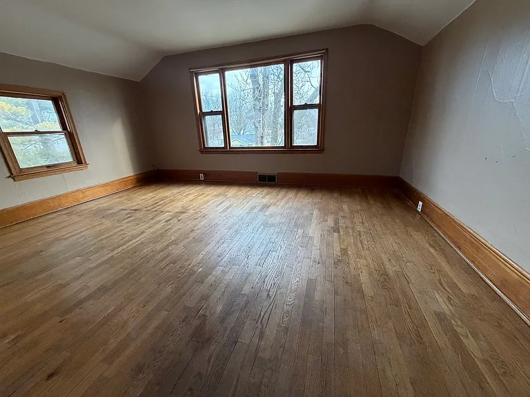 909 Mackinaw St #2 — Photo 7