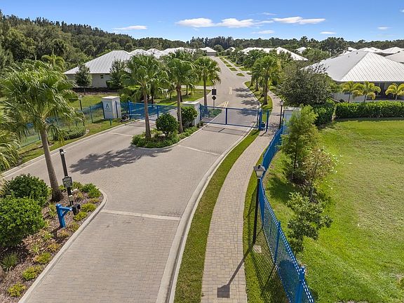 3rd image of 4886 Arabella Cir