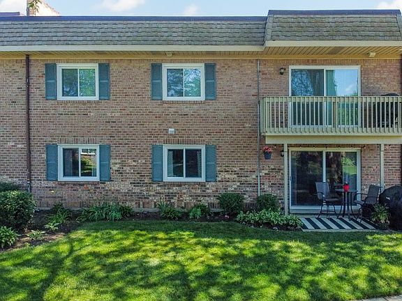 5th image of 6S110 Park Meadow Dr APT 9D