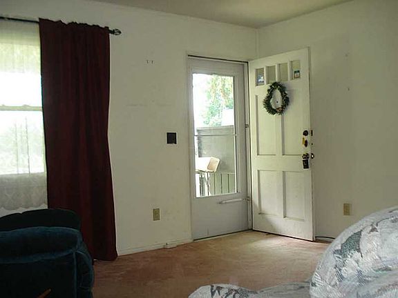 4th image of 821 Eastmoor Dr