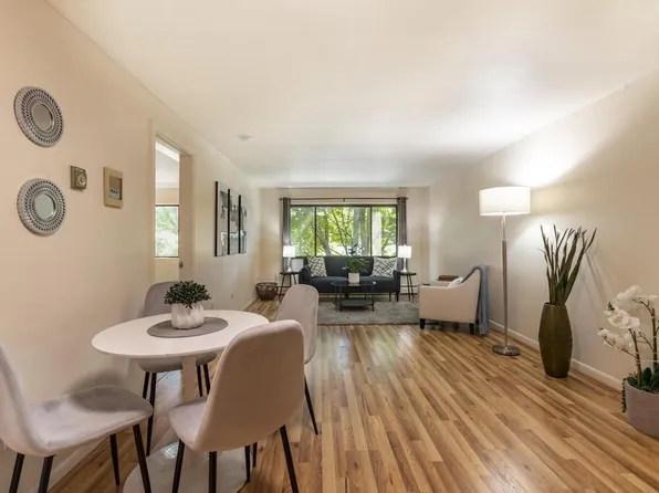 9 Ryder St APT 11, Arlington, MA 02476