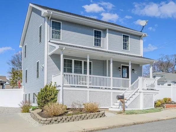 138 Sprague St, Fall River, MA 02724