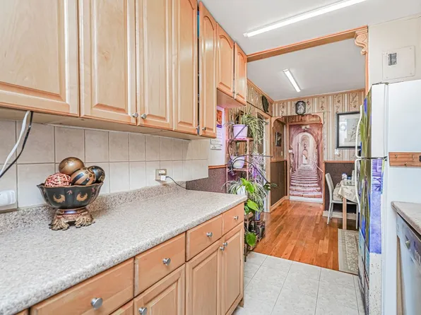 2675 East 7th Street image 16 of 28