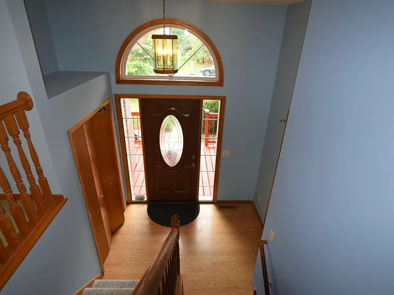5756 Woodbridge Dr — Photo 2