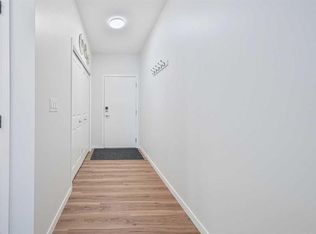 33 E Carringham Gate NW #2209, Calgary, AB T3P2H6