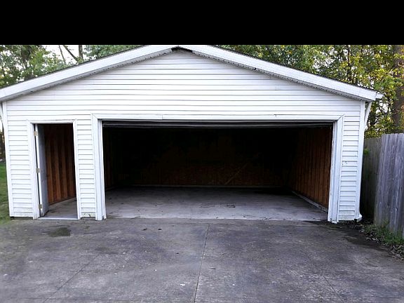 2nd image of 16216 Kollin Ave