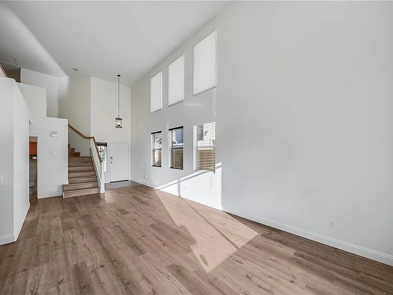 28 Homestead Dr — Photo 7