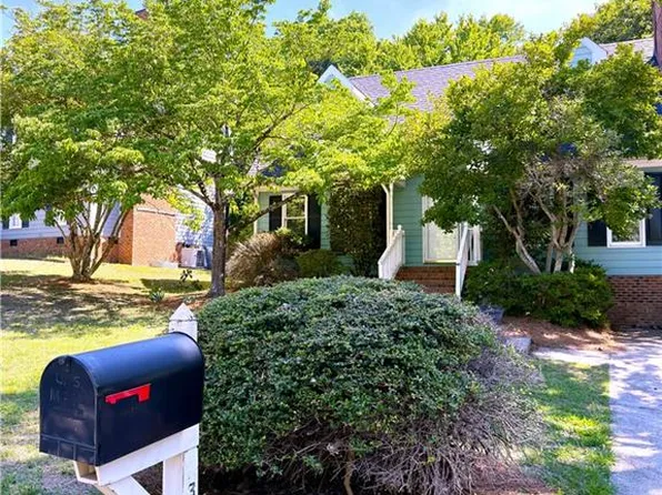 3 Swiftcreek Ct, Greensboro, NC 27407
