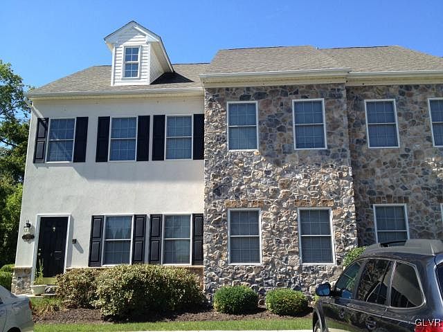 1st image of 1793A Chateau Pl