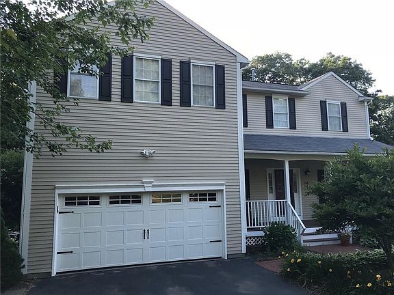 3rd image of 364 Orchard Woods Dr